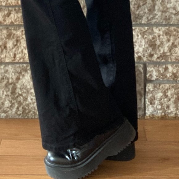 BDG Morrison High Rise - Picture 2 of 5